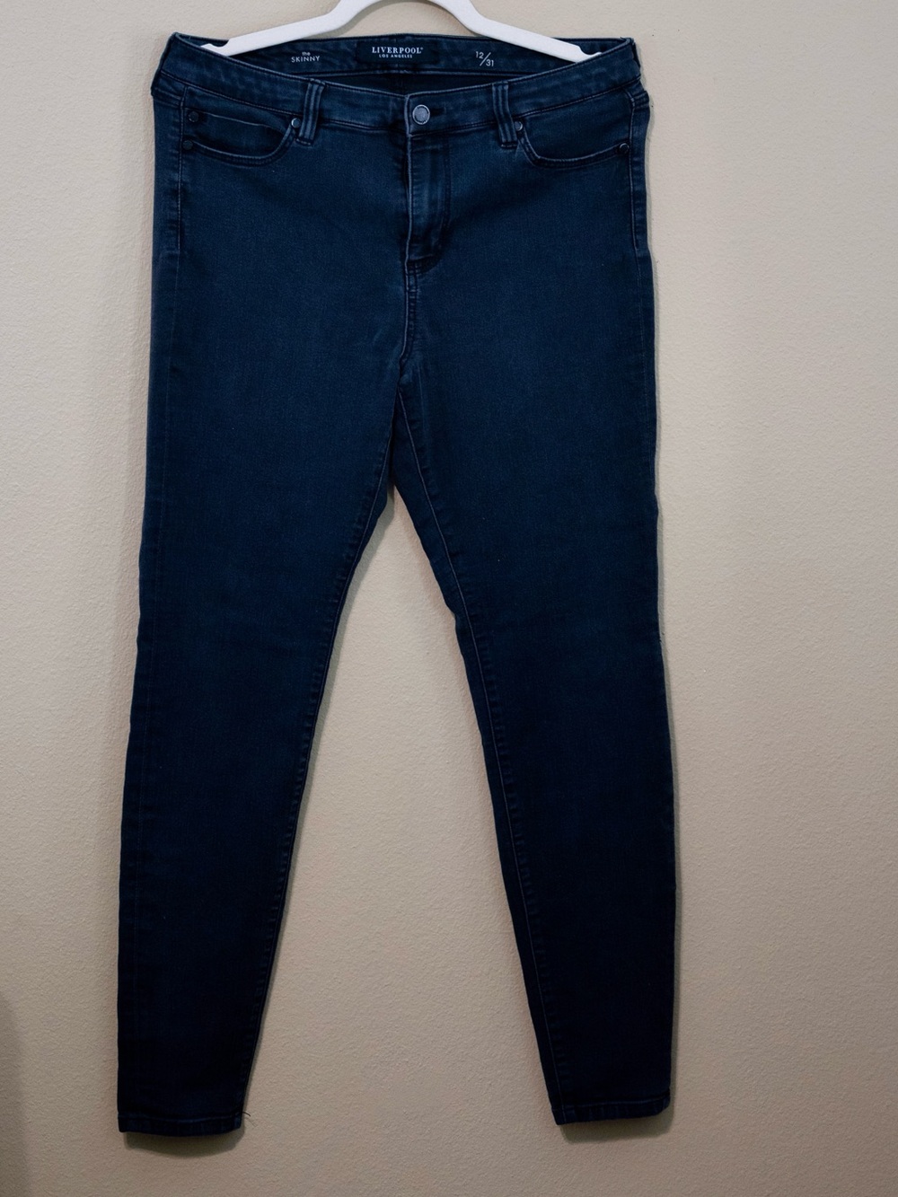 Liverpool Los Angeles The Skinny Jeans Size 12/31 Charcoal Black Stretch Denim